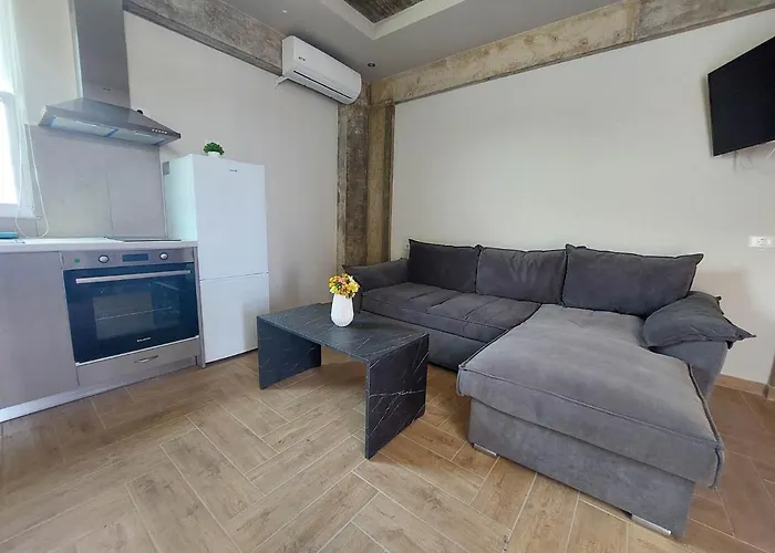 Apartment Kochylari *